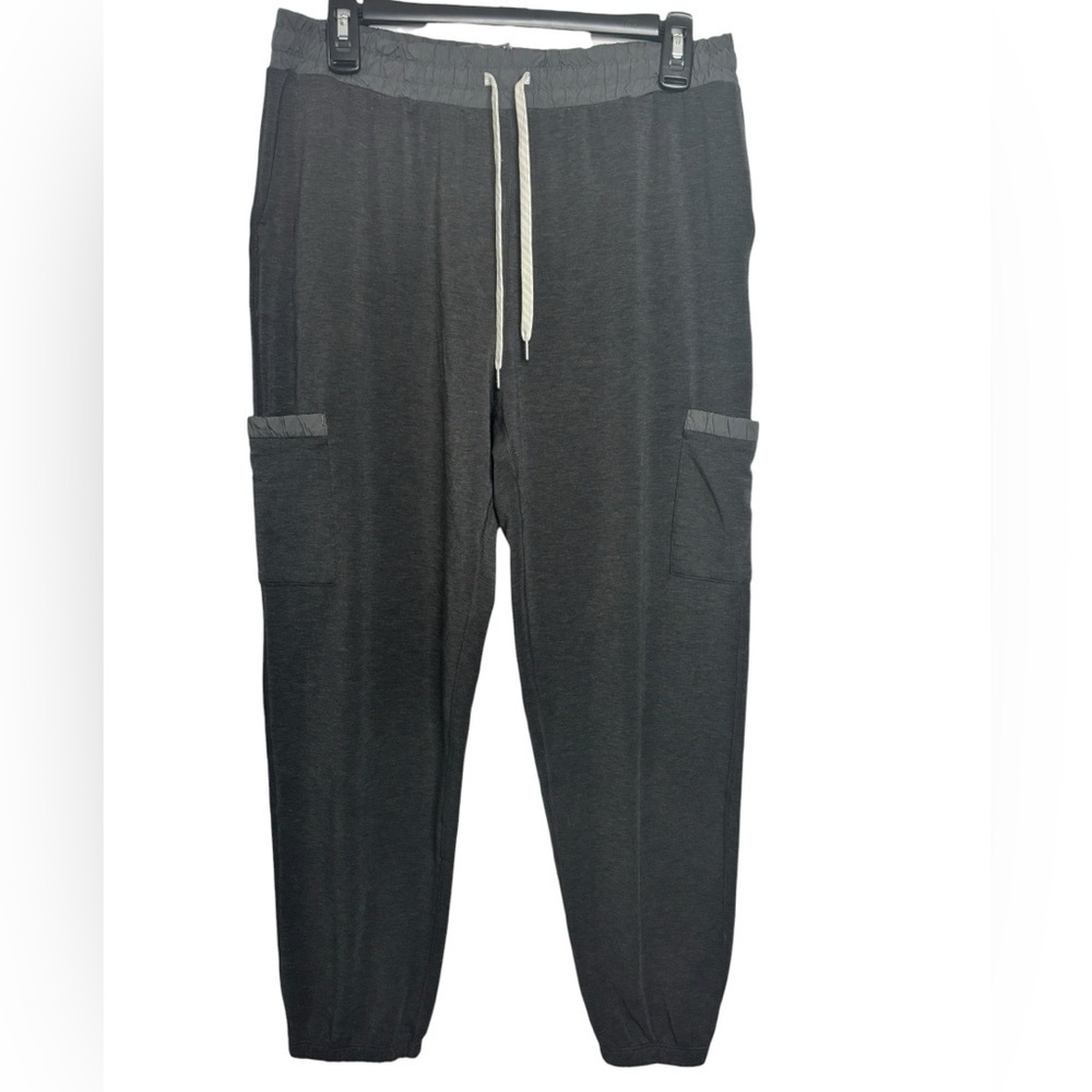 VUORI Performance Vista Jogger Women’s Heathered Grey Pockets Ankle VW473 Medium